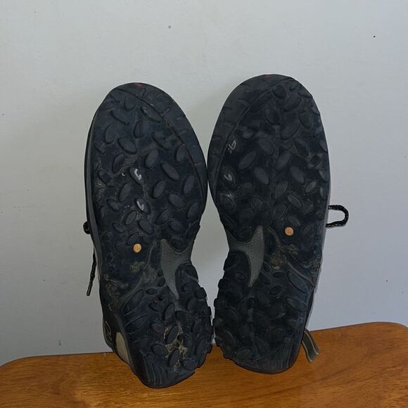 EXCELLENT CONDITION WOMEN’S SIZE 10.5 (Euro 42) 5.10 TENNIE HIKING/BIKING SHOES - Picture 2 of 10